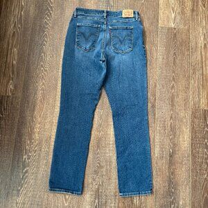 Levi’s Mid Rise Skinny Jeans – Size 14